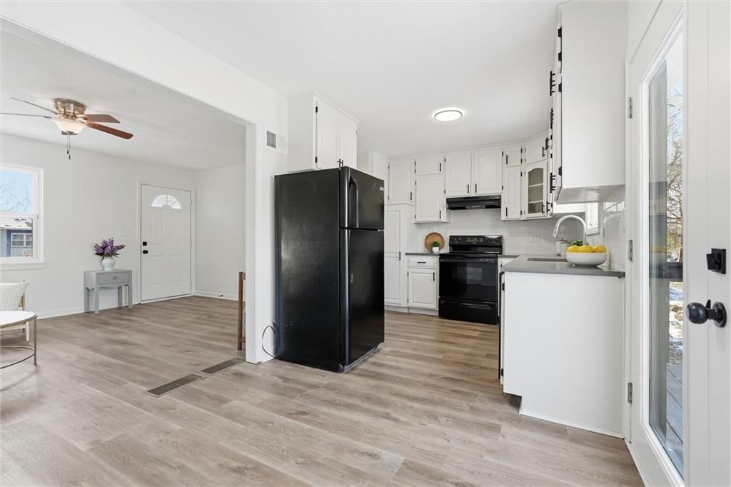 605 NE 3RD Street — photo 13