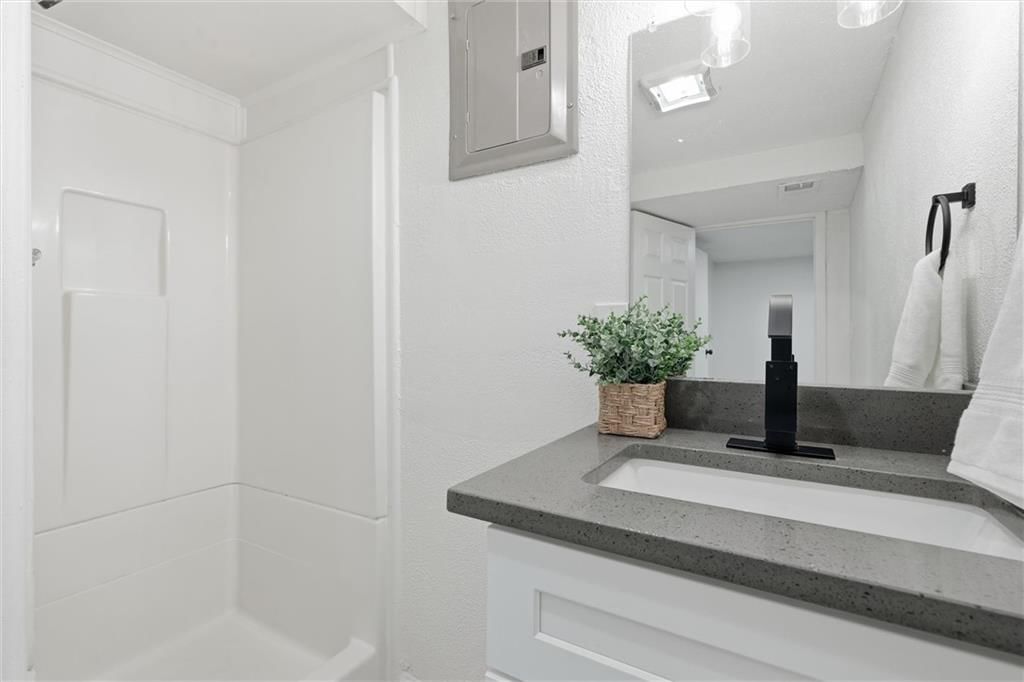 605 NE 3RD Street — photo 27