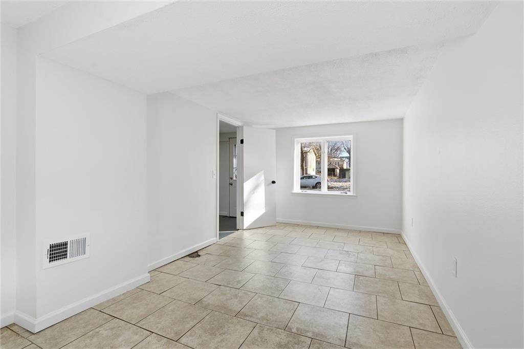 605 NE 3RD Street — photo 35