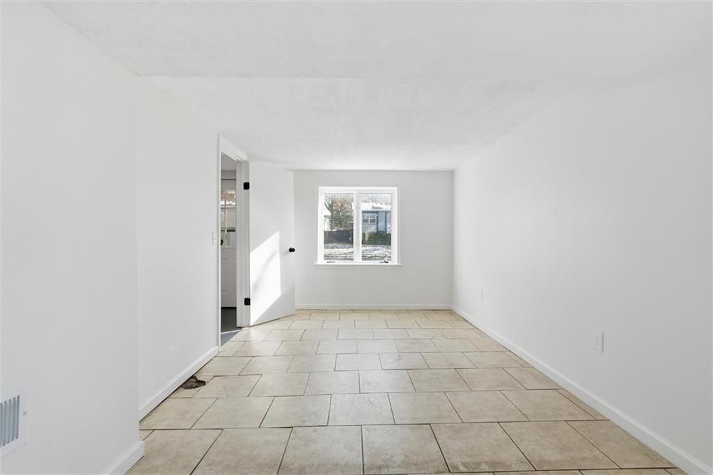 605 NE 3RD Street — photo 36