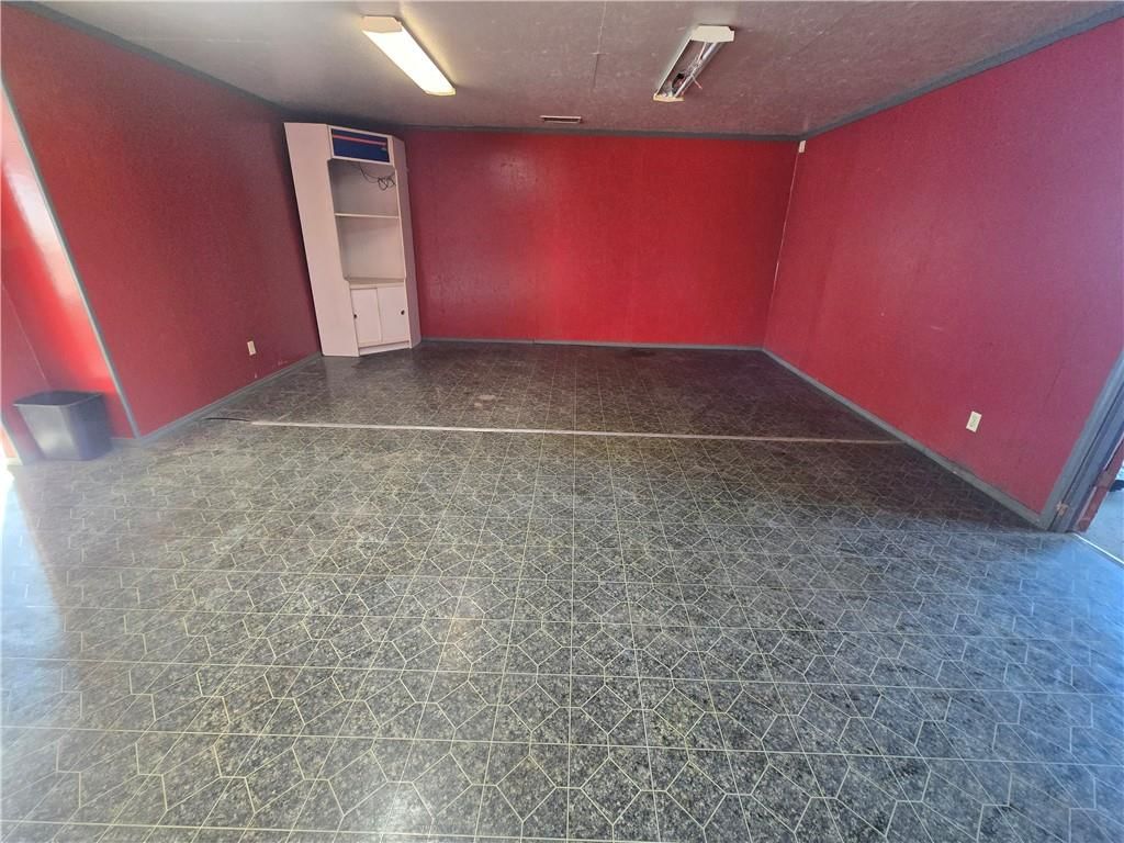 302 N Silver Street — photo 10