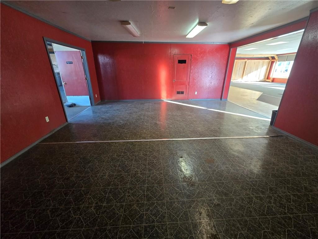 302 N Silver Street — photo 11