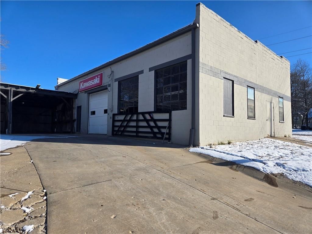 302 N Silver Street — photo 33