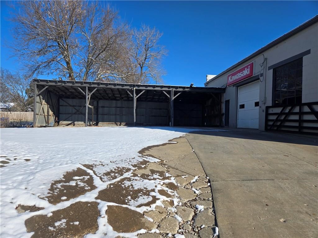 302 N Silver Street — photo 35