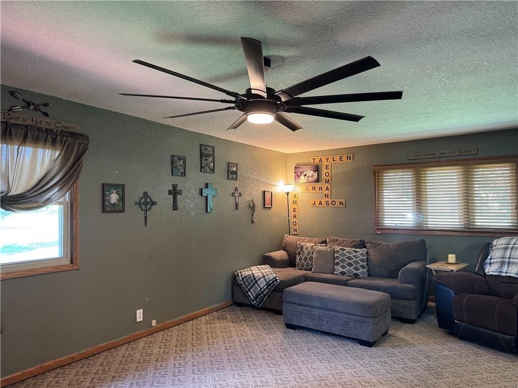 322 Grey Ridge Road — photo 9