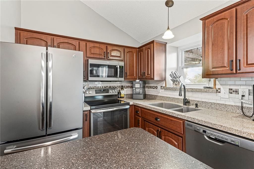 8032 N Everton Avenue — photo 11