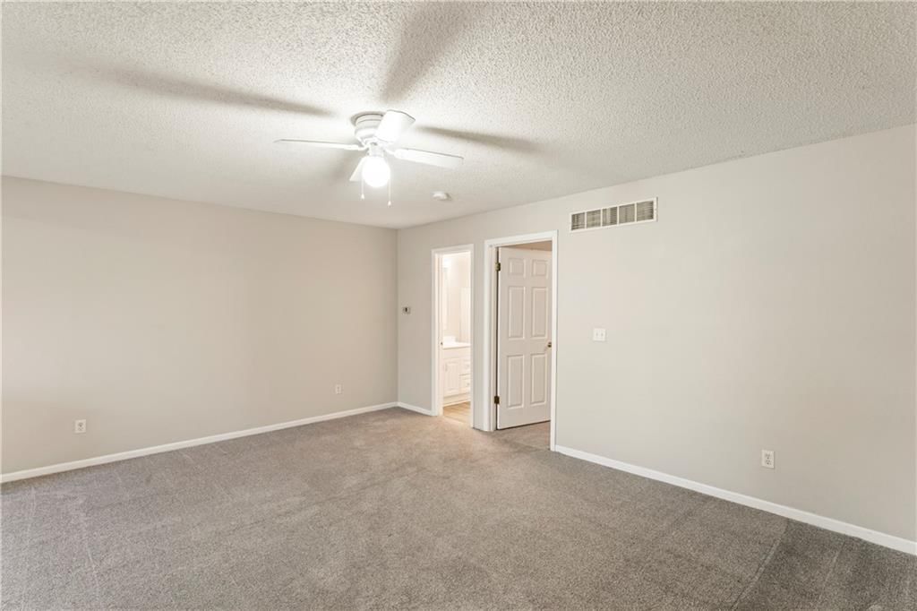 5619-5625 N Northwod Terrace — photo 4