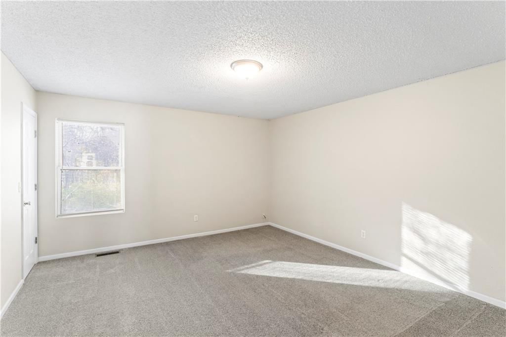 5619-5625 N Northwod Terrace — photo 10