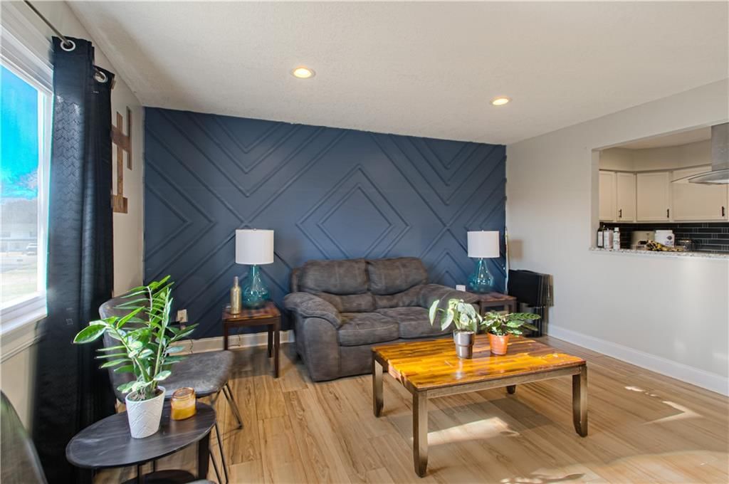 5216 NE 57th Street — photo 2