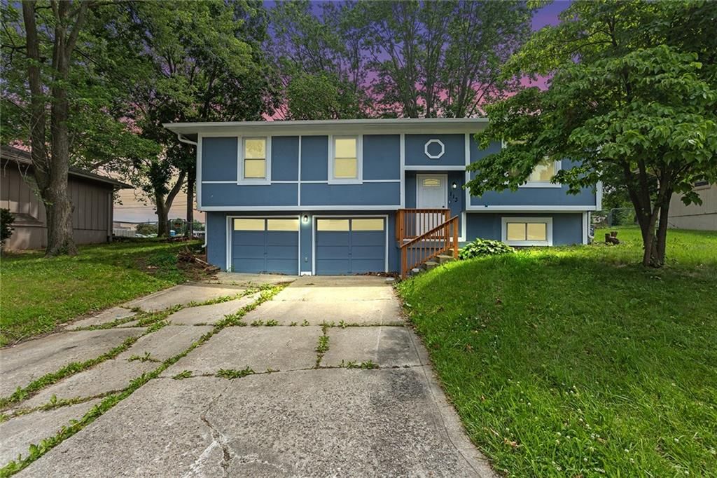 113 SW 21st Street, Oak Grove, MO