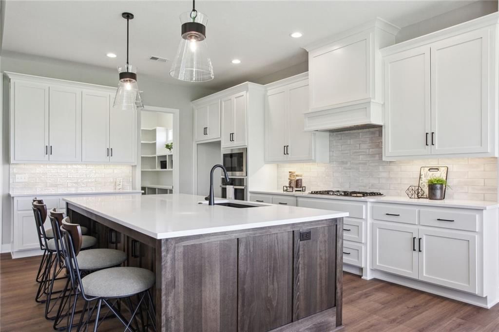 17156 S Laurelwood Street — photo 12