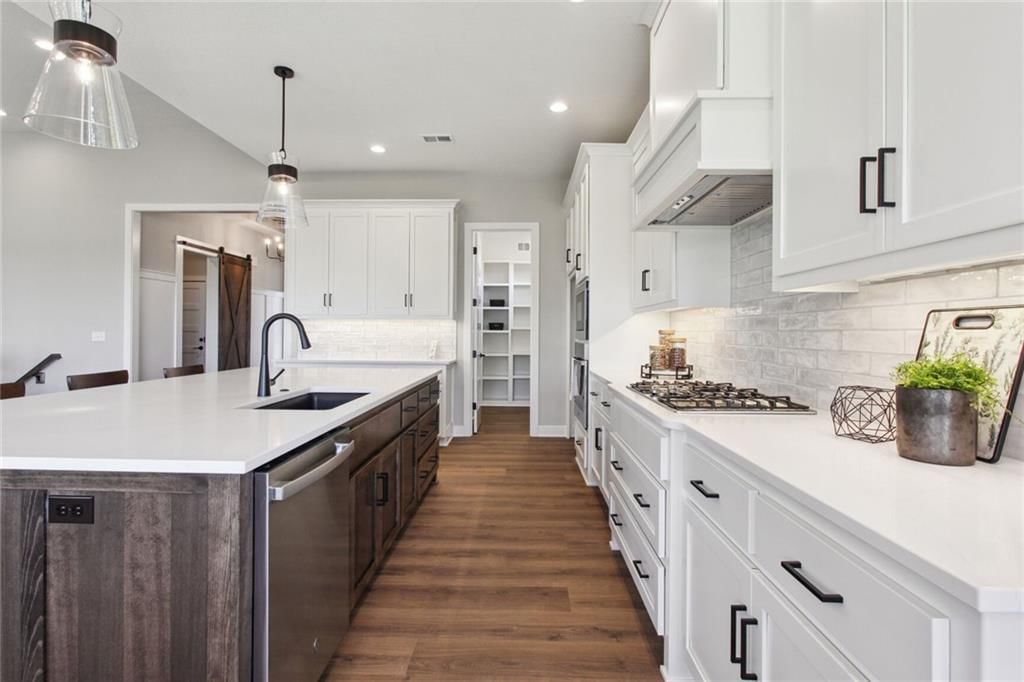 17156 S Laurelwood Street — photo 13