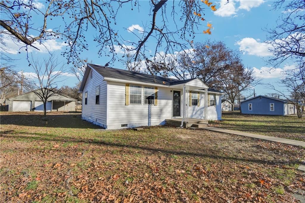 208 E Pine Street — photo 2