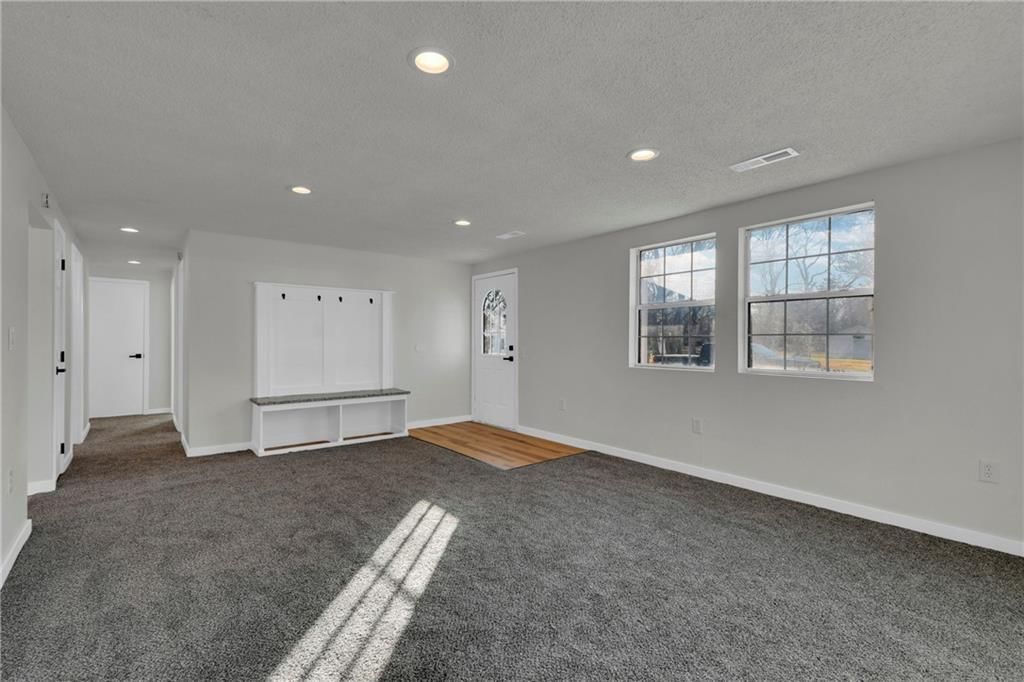 208 E Pine Street — photo 5