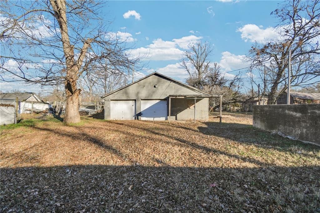 208 E Pine Street — photo 20