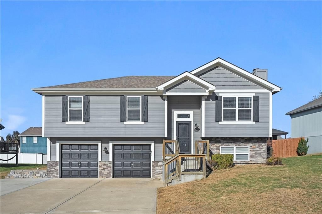 1006 Buttercup Street, Smithville, MO