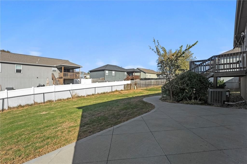 1006 Buttercup Street — photo 32