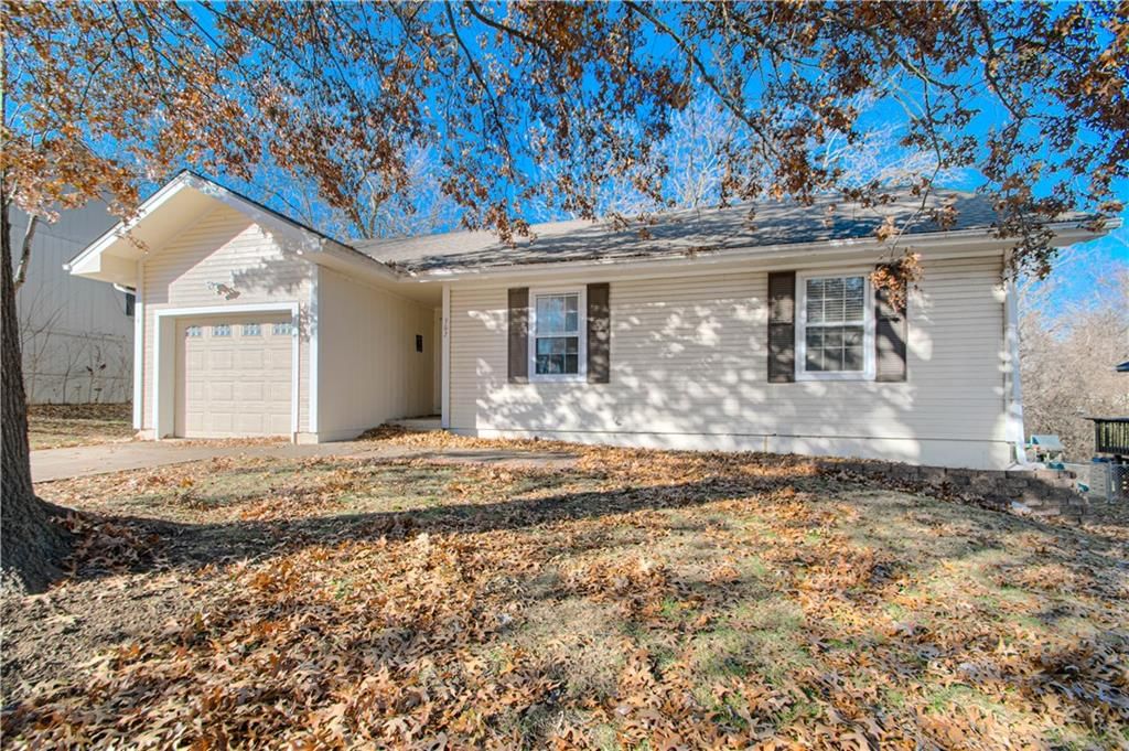502 SE 21st Street, Oak Grove, MO