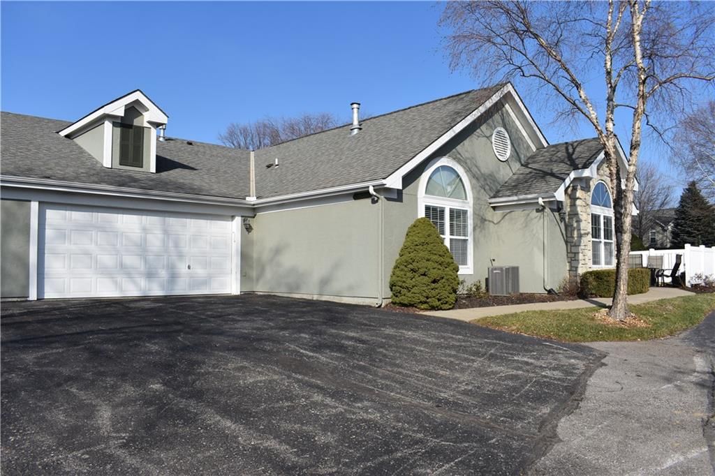 7135 Meadow View Street — photo 1