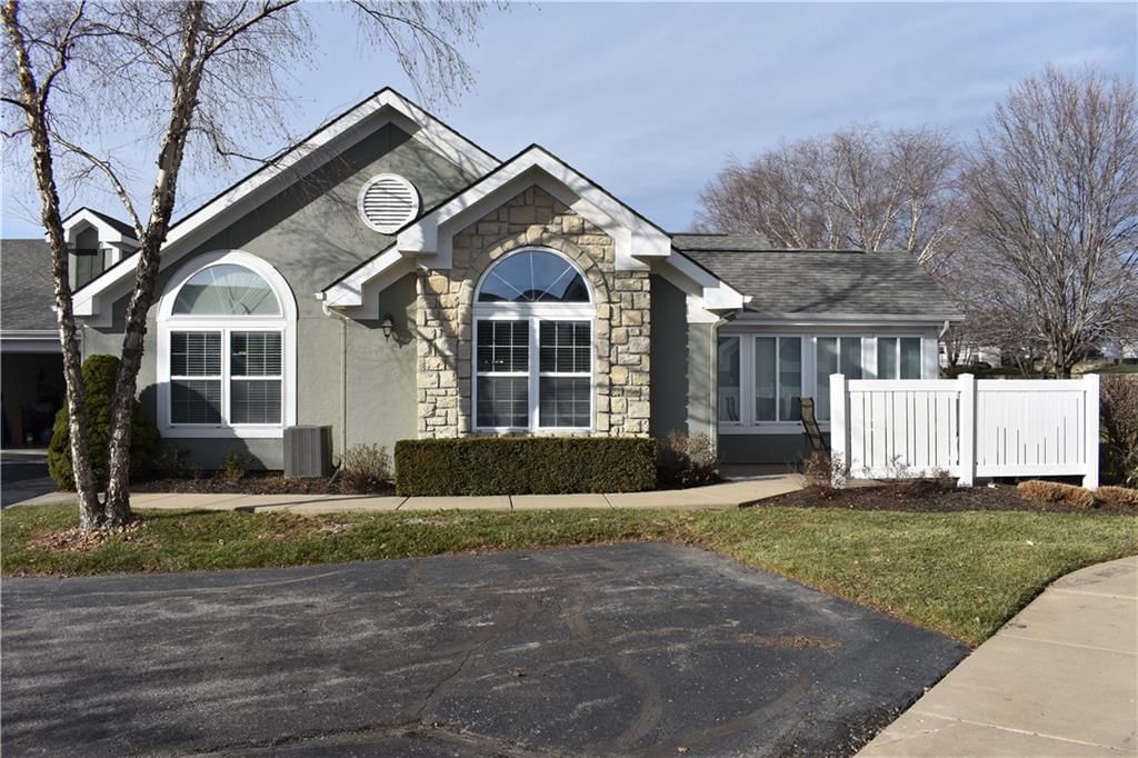 7135 Meadow View Street — photo 2
