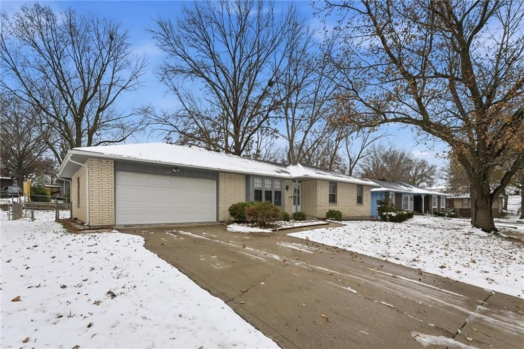 2331 N 73RD Terrace — photo 4