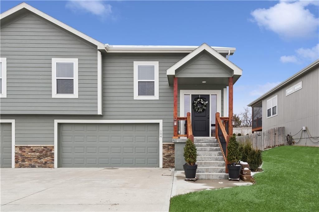 104 S Mc Gee Street, Tonganoxie, KS