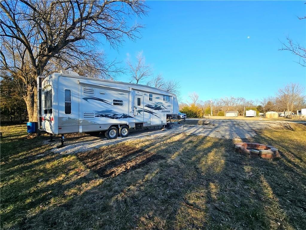 21 Silver Shadow Lane — photo 1