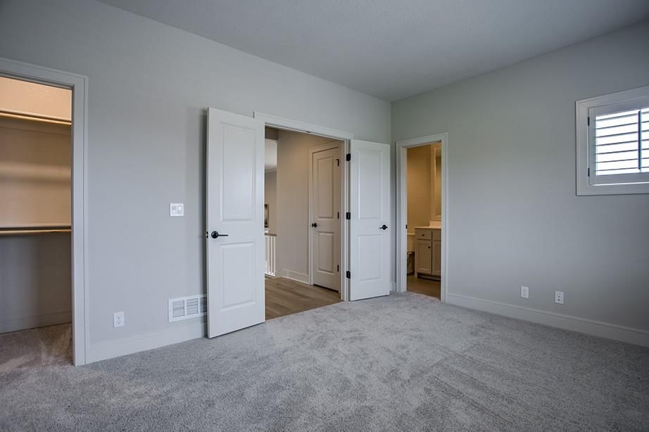 Photo 20 of 33 - 17025 Parkhill Street, Overland Park, KS 66221