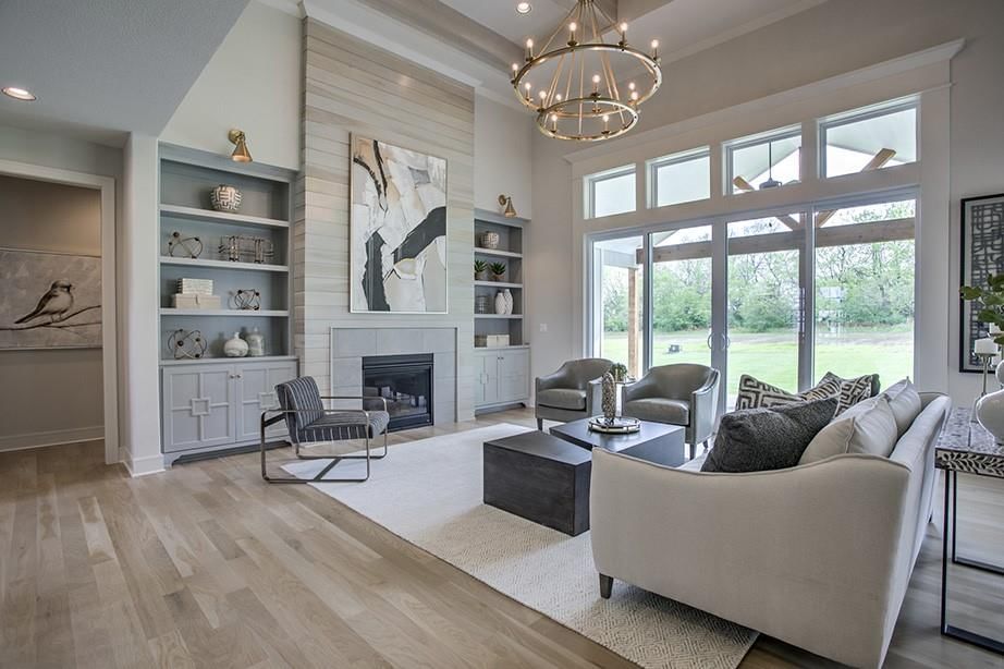 17025 Parkhill Street, Overland Park, KS: listing photo 2