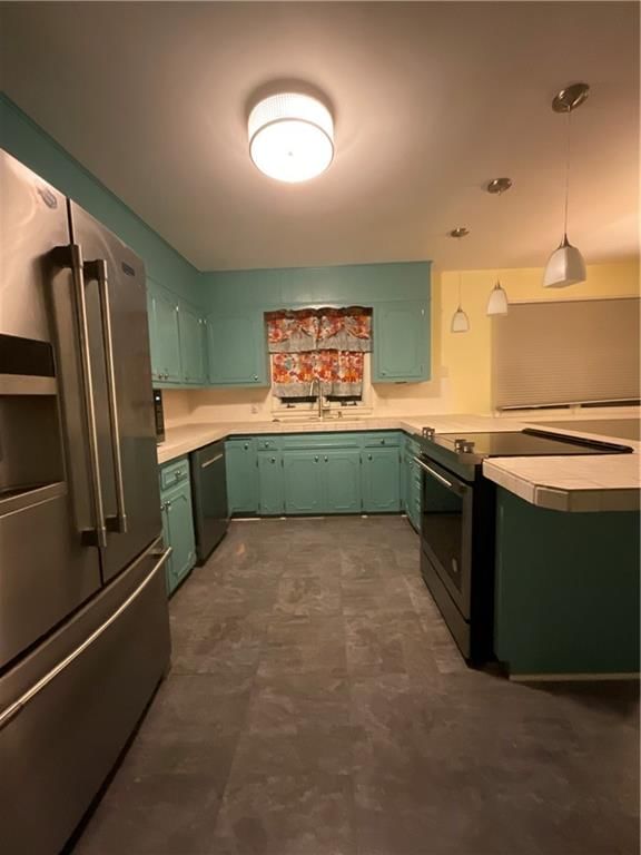 712 S SLOAN Street — photo 9