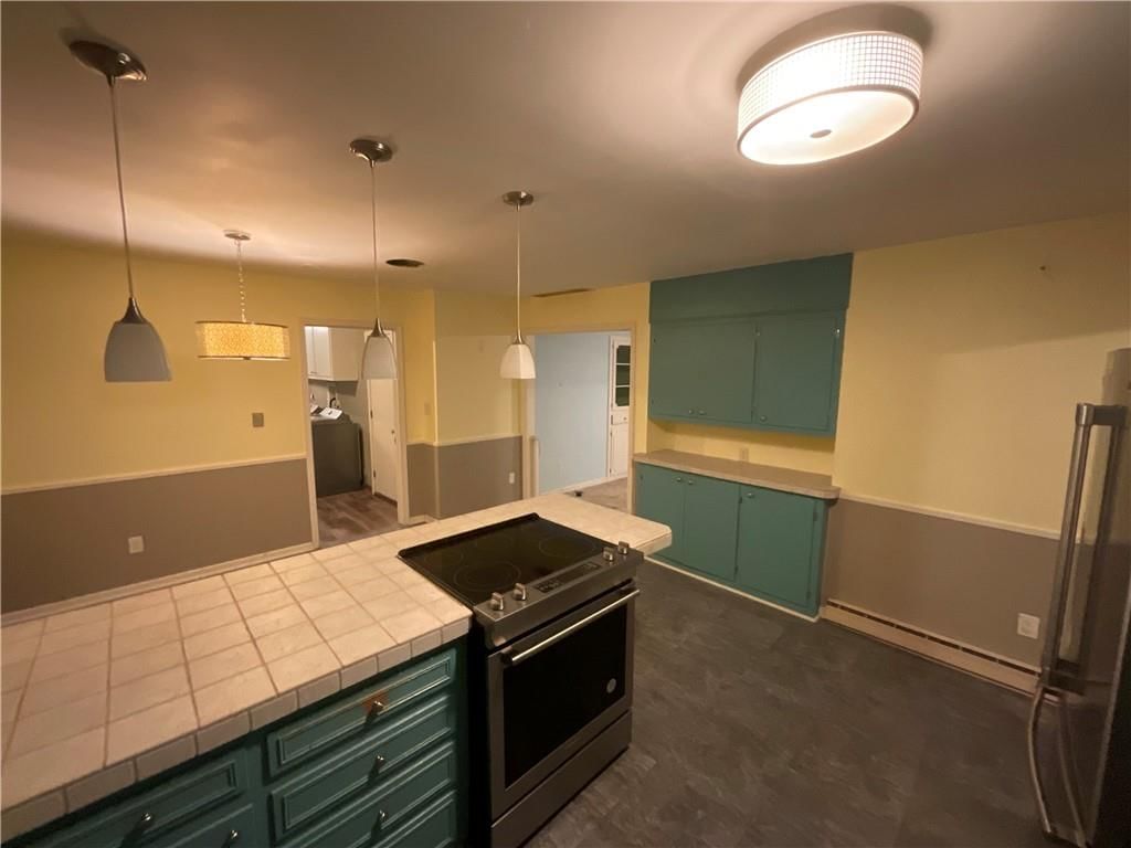 712 S SLOAN Street — photo 11