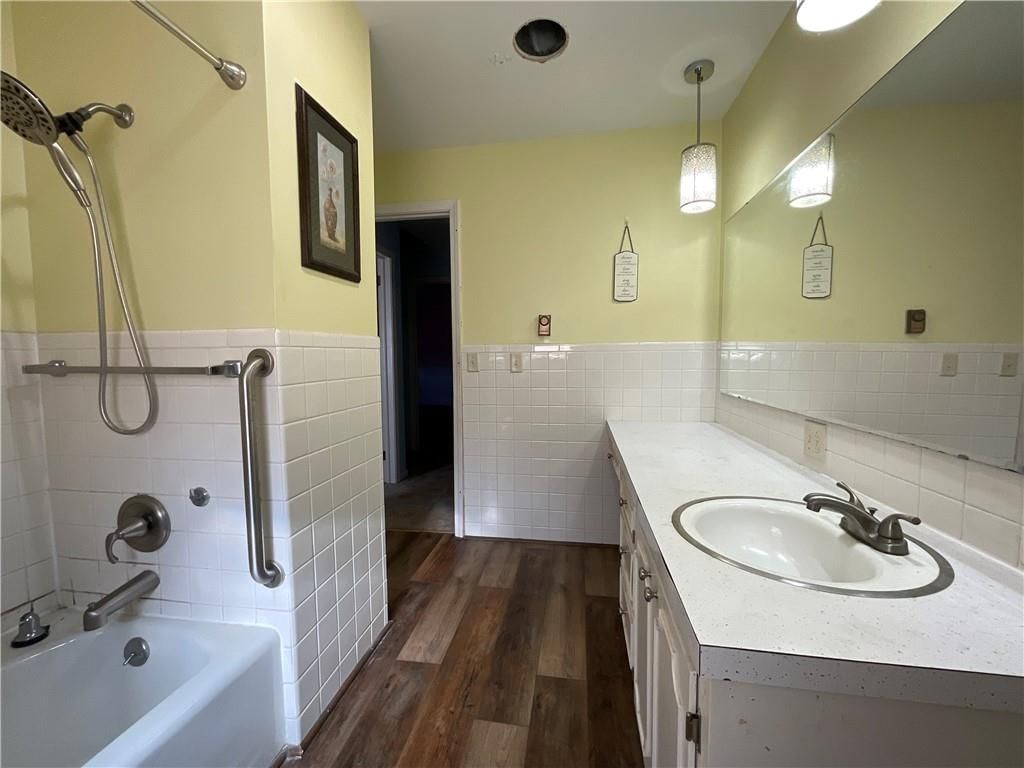 712 S SLOAN Street — photo 25