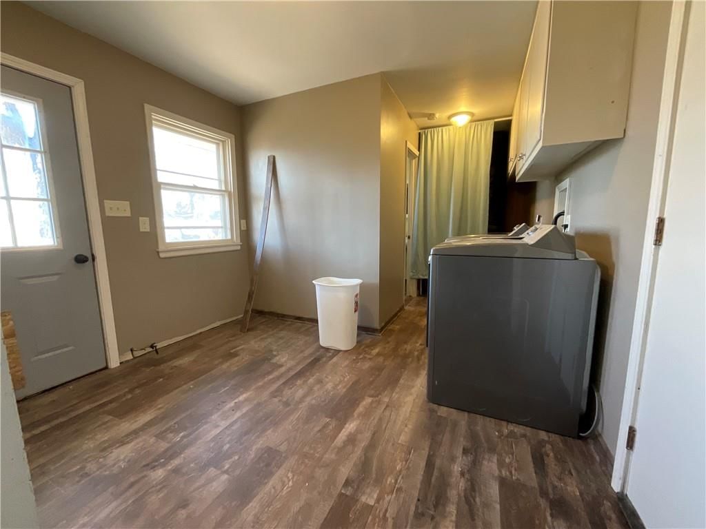 712 S SLOAN Street — photo 27