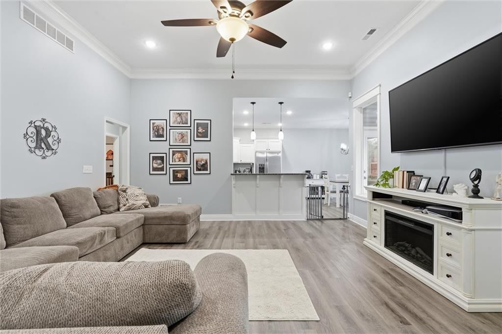 484 Olive Court — photo 5