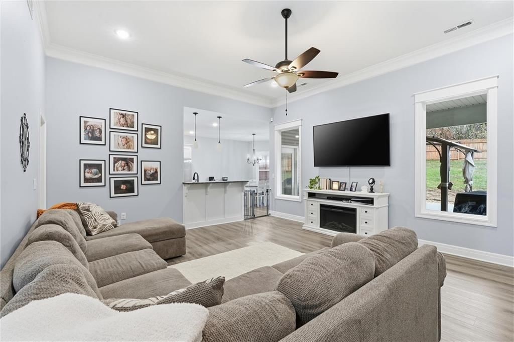 484 Olive Court — photo 6
