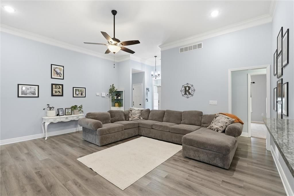 484 Olive Court — photo 7