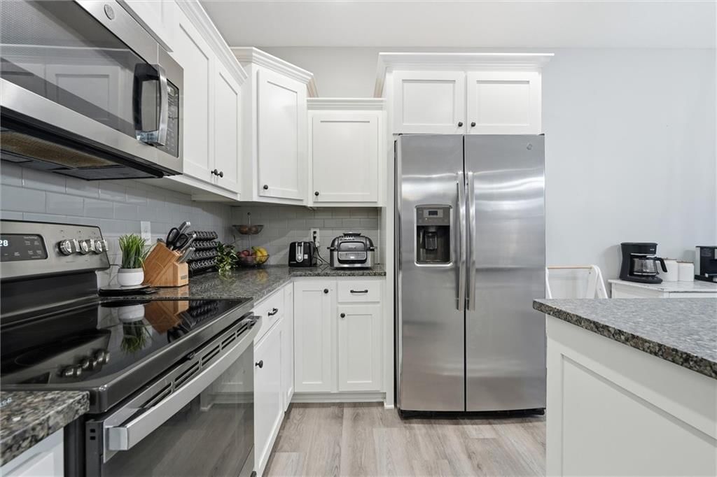 484 Olive Court — photo 12