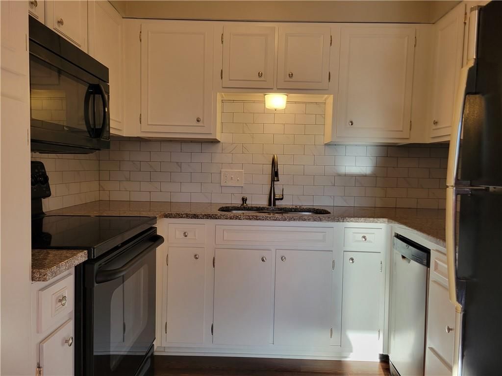 8221 Santa Fe Drive — photo 6