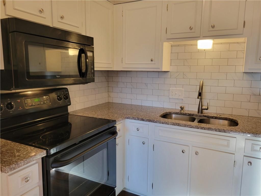 8221 Santa Fe Drive — photo 9