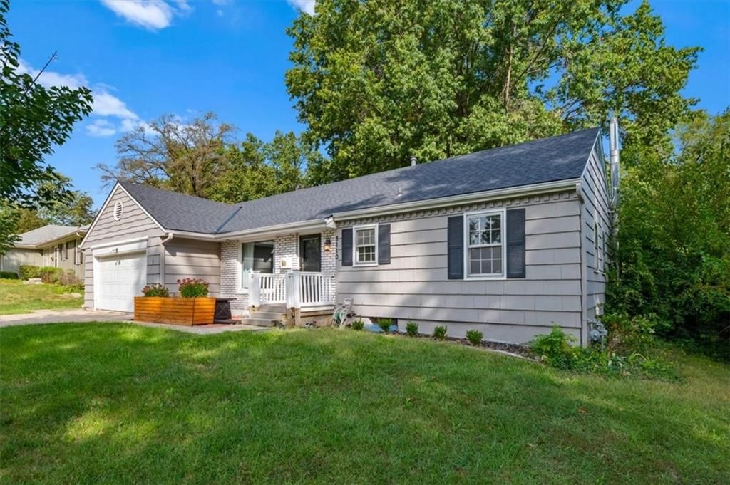 8110 W 92nd Street, Overland Park, KS