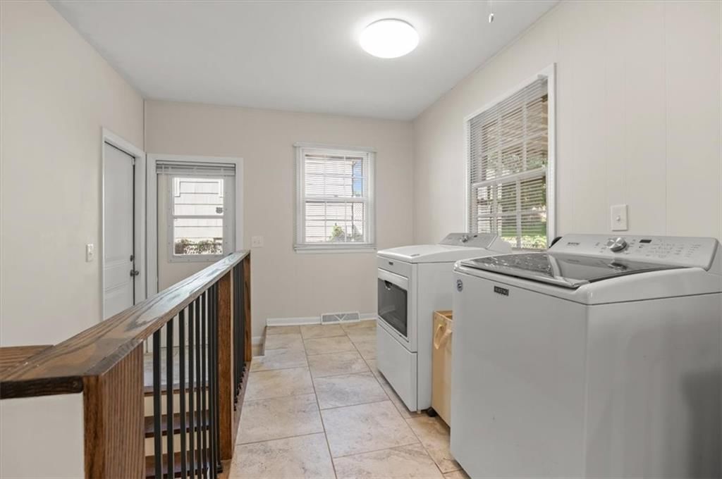 8110 W 92nd Street — photo 12