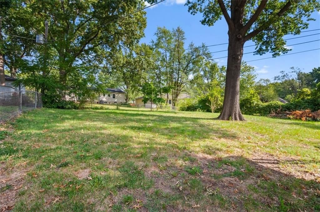 8110 W 92nd Street — photo 28