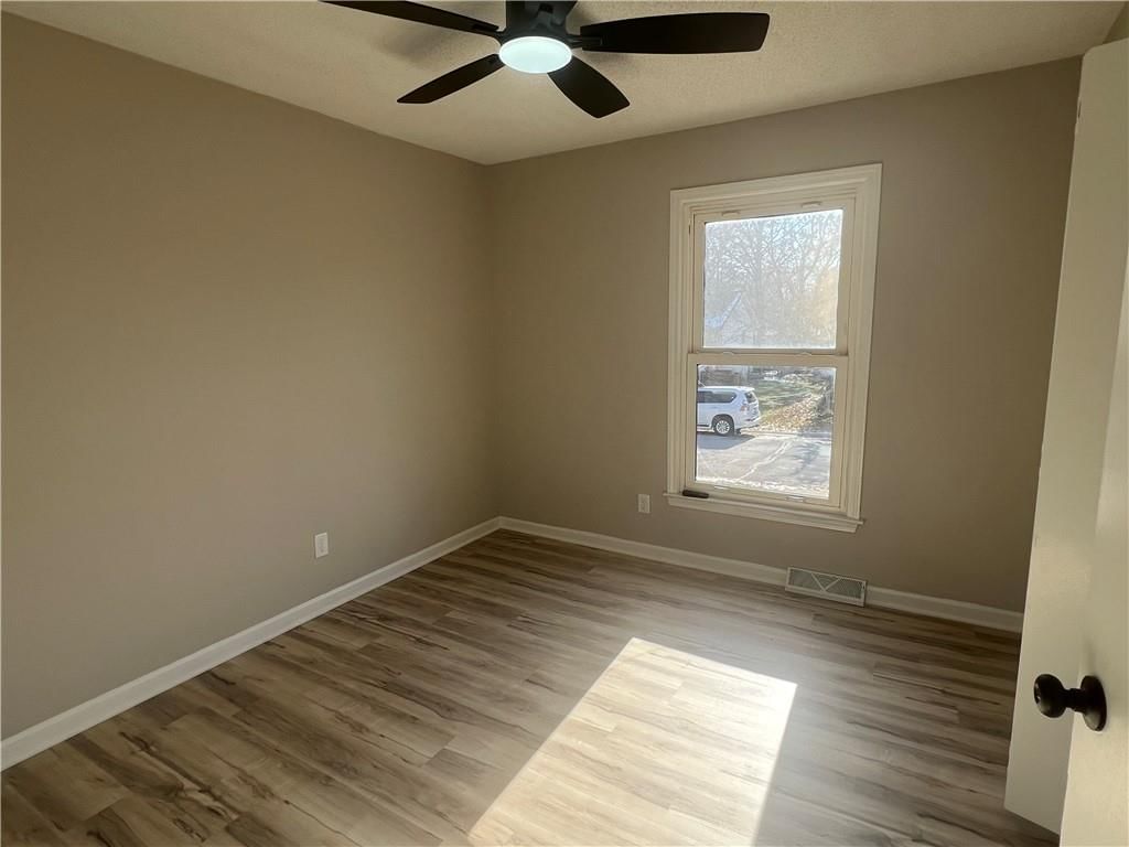 8702 Linda Lane — photo 15