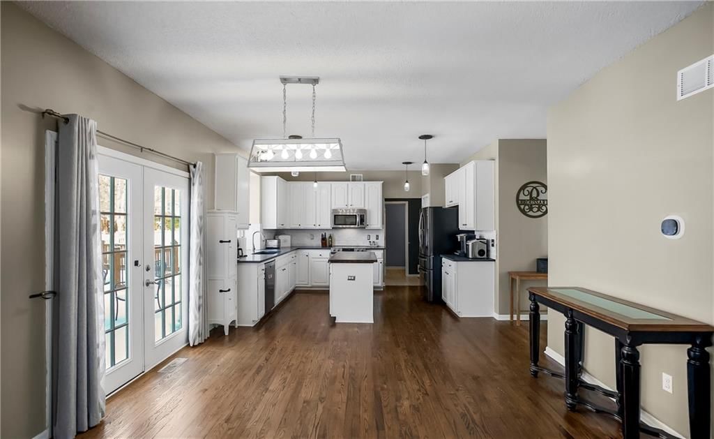 15132 W 156 Terrace — photo 8
