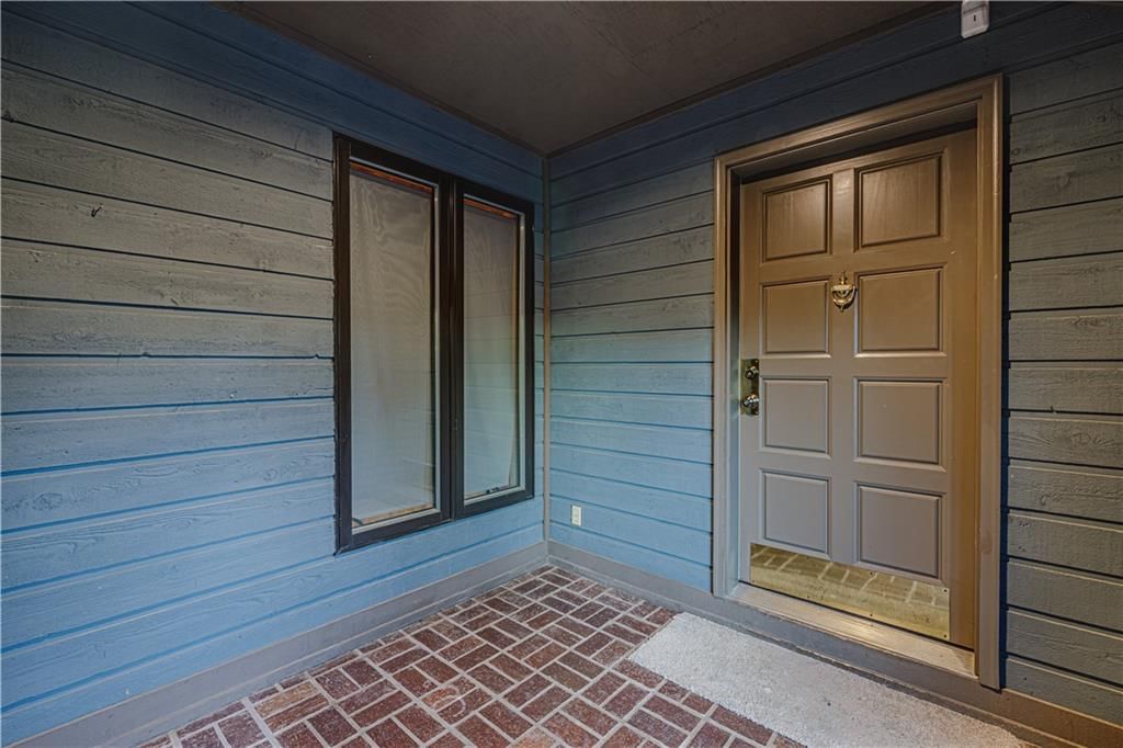 201 Lakeside Drive — photo 4