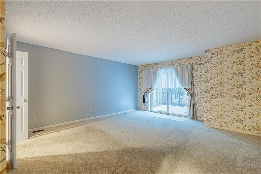 201 Lakeside Drive — photo 6