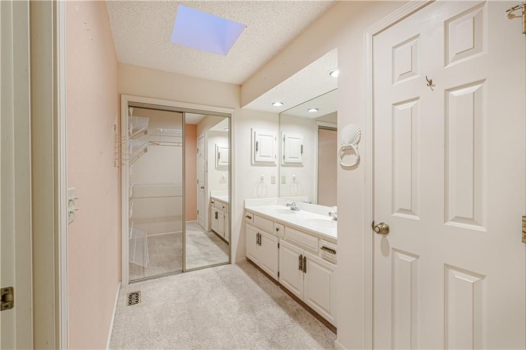 201 Lakeside Drive — photo 9