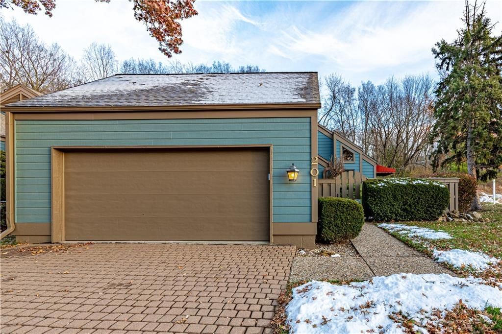 201 Lakeside Drive — photo 30