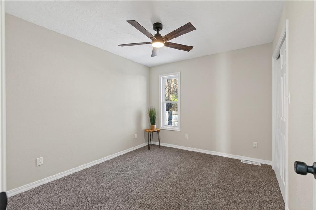 13606 Cypress Avenue — photo 10