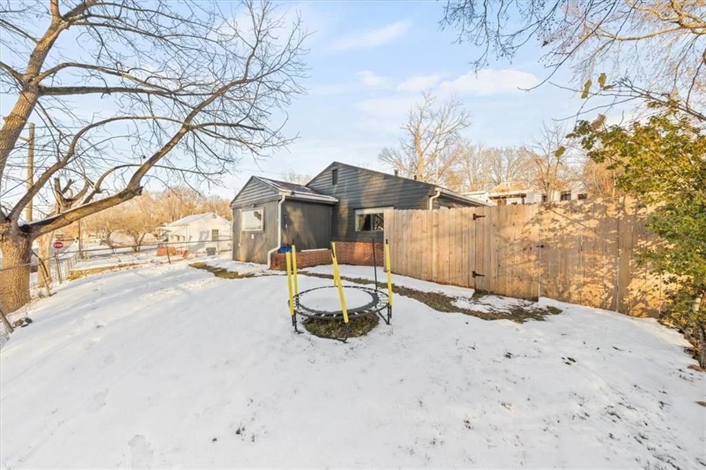 119 N Evanston Avenue — photo 3